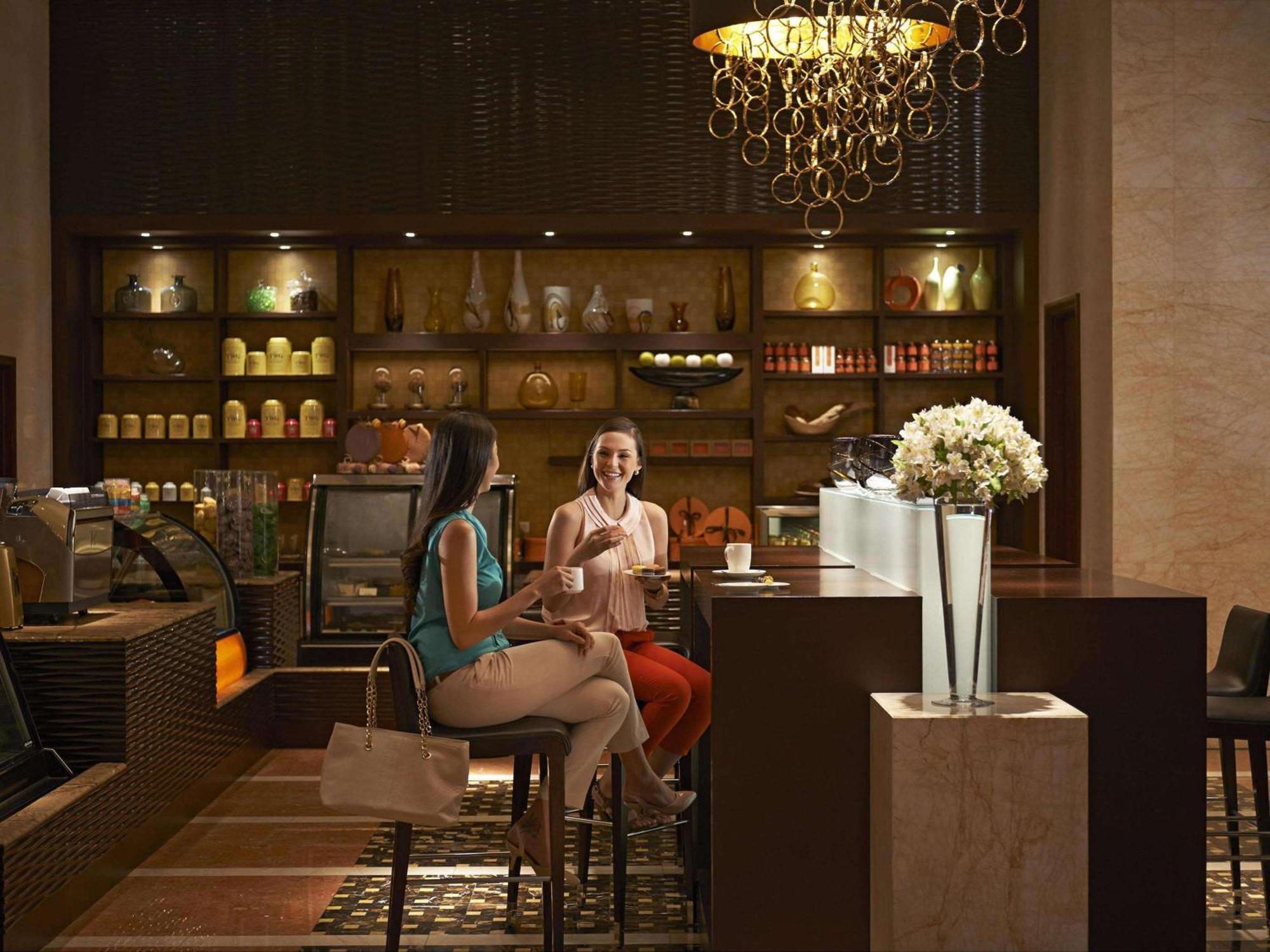 Hotel Fairmont Makati Makati City Exterior foto The Coffee Bar