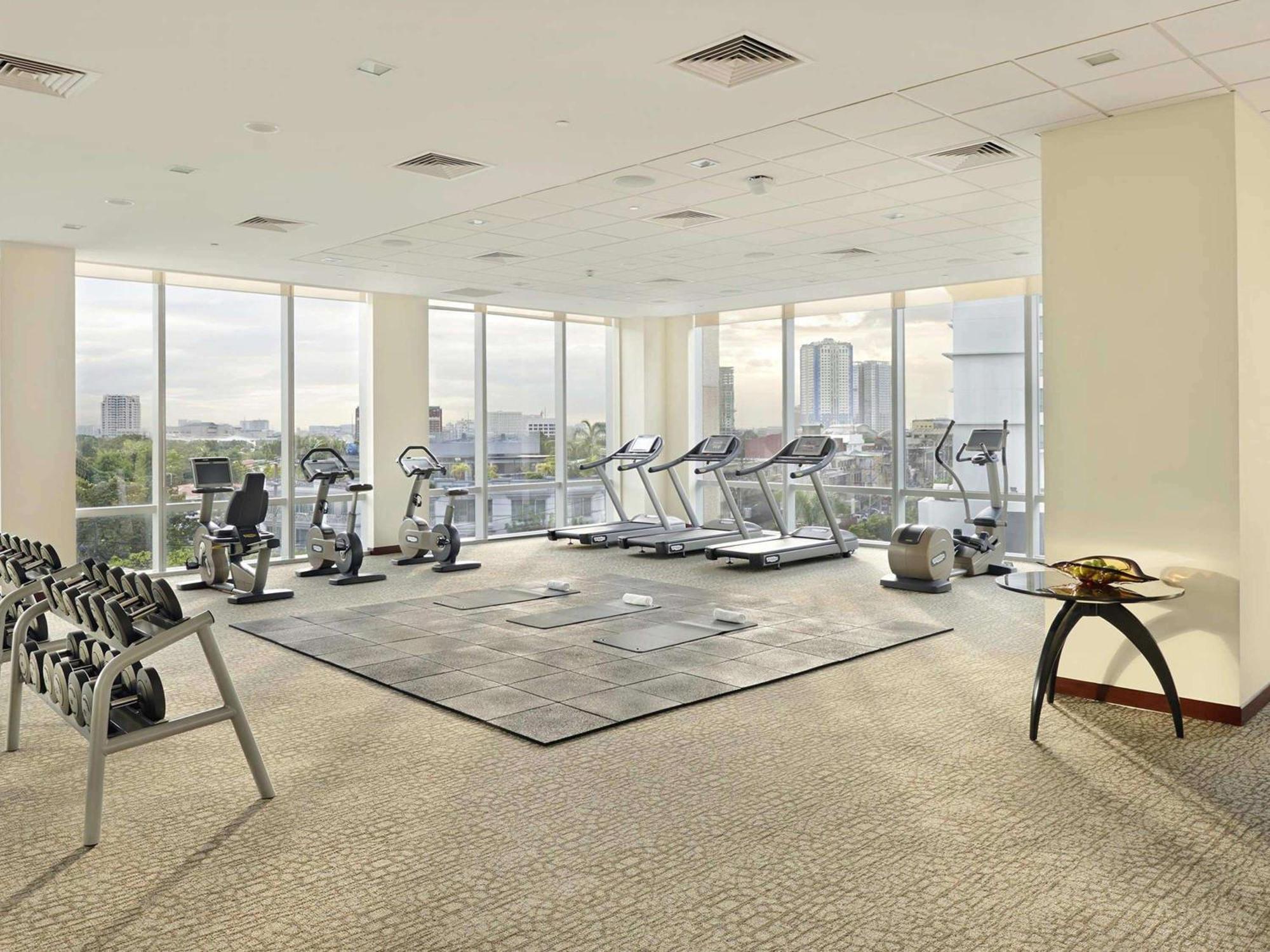 Hotel Fairmont Makati Makati City Exterior foto The gym at the 1000 Museum