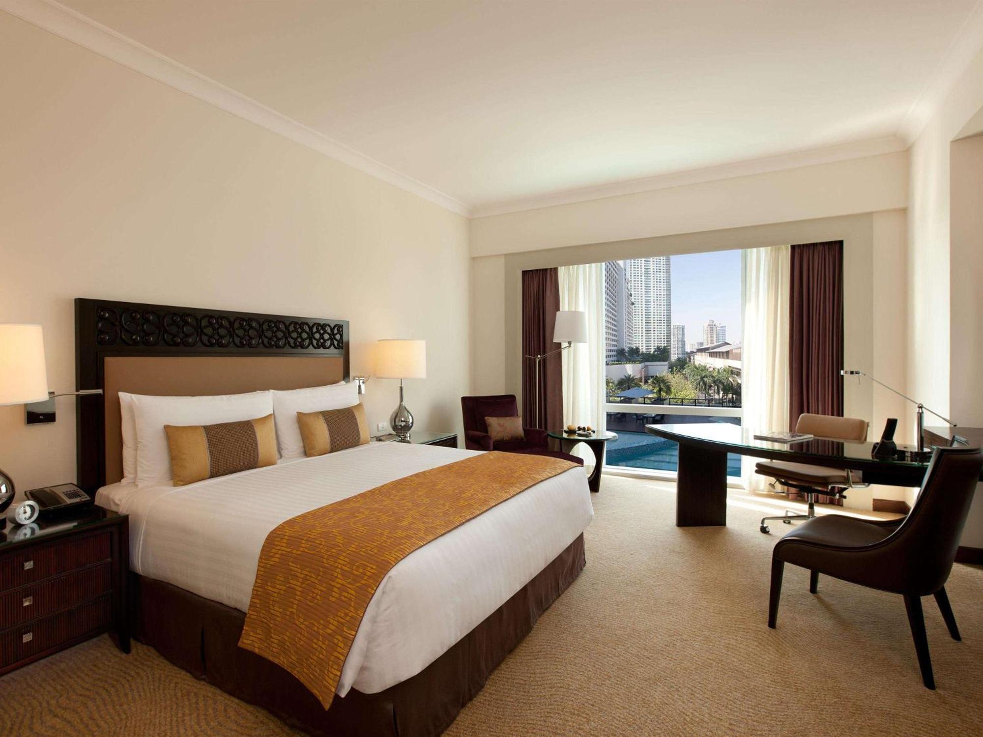Hotel Fairmont Makati Makati City Exterior foto A room at the hotel